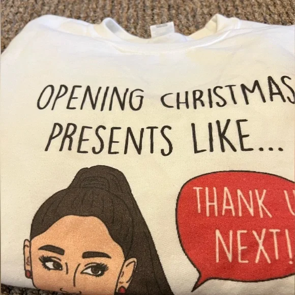 ariana grande christmas crewneck - Picture 3 of 5